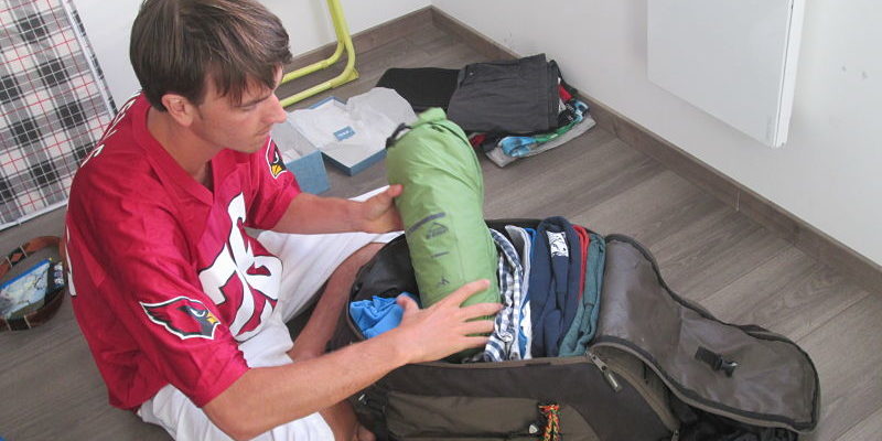 Un backpacker prêt à déménager Un backpacker prêt à déménager