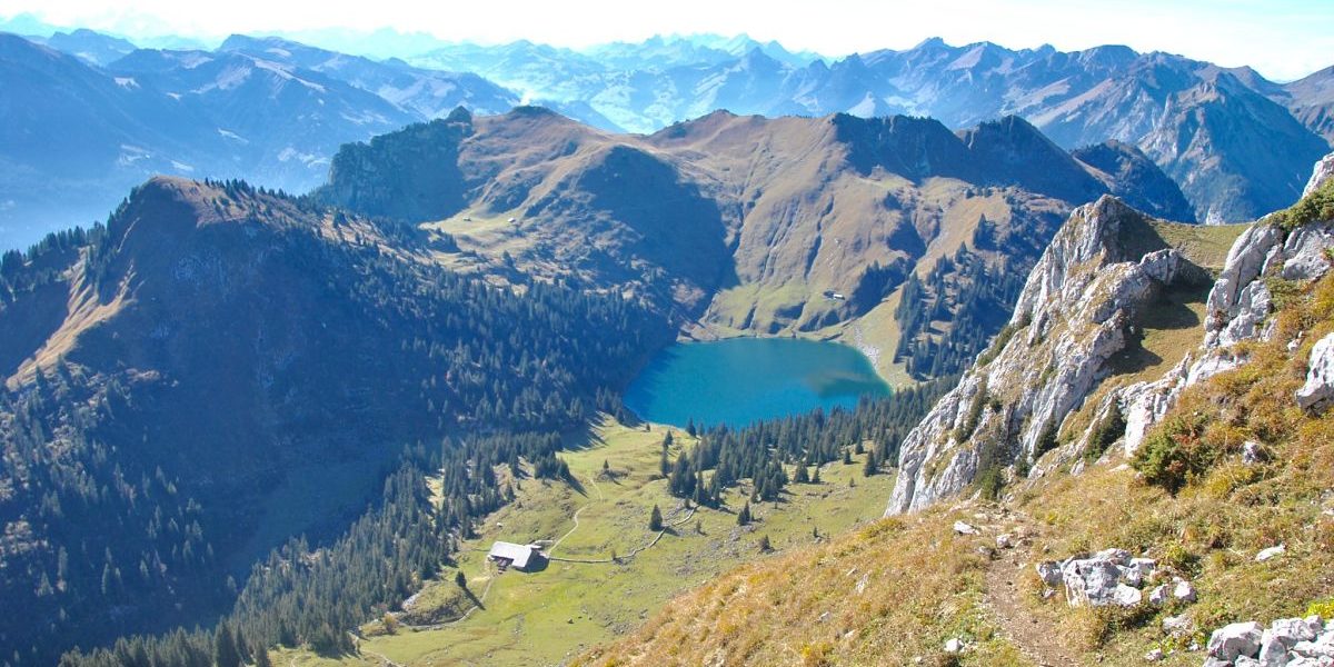 Randonnée et trottinette au Stockhorn Randonnée et trottinette au Stockhorn