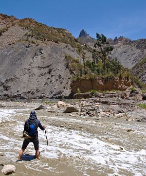 Randonnée à La Paz et passage d'une rivière