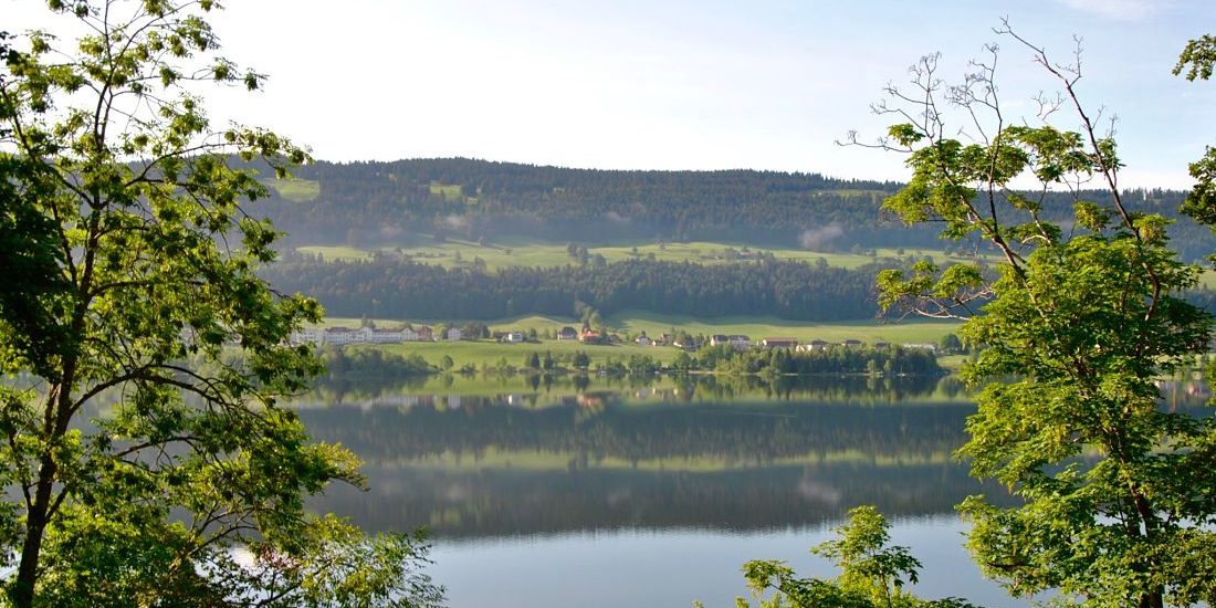 Voyage de la vallée de Joux et son lac jusqu'à Yverdon-les-Bains