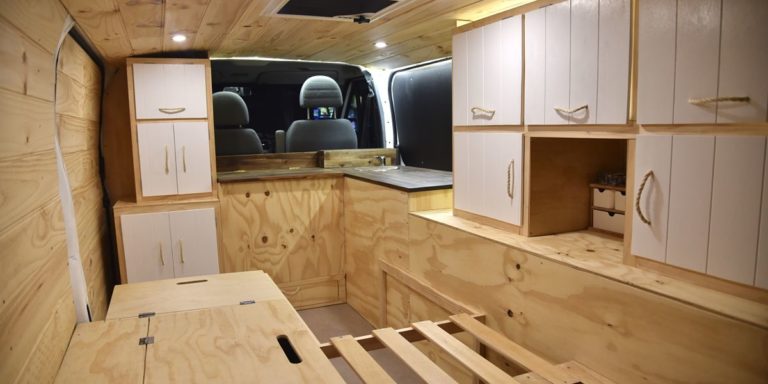 Comment créer son plan van aménagé pour se lancer dans la vanlife avec son fourgon Ford Transit Comment créer son plan van aménagé pour se lancer dans la vanlife avec son fourgon Ford Transit